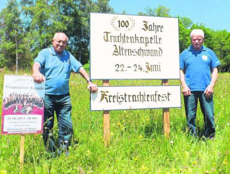 Herstellung Festschilder Trachtenkapelle Altenschwand 2013